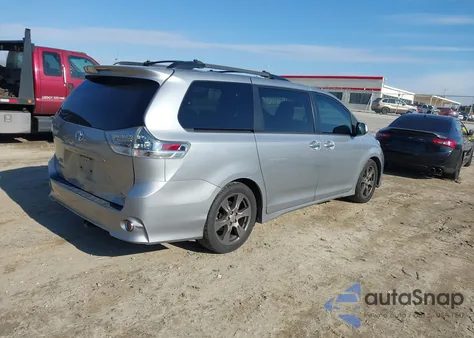 2017 Toyota Sienna Se Premium 8 Passenger z USA, uszkodzony, nr VIN 5TDXZ3DC3HS838736